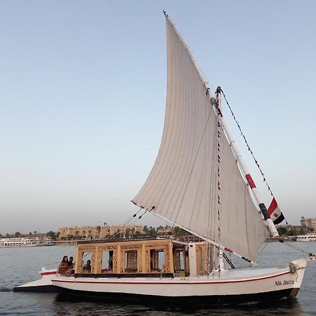 Nile Sunrise Felucca Boat Private Rental Луксор Екстериор снимка