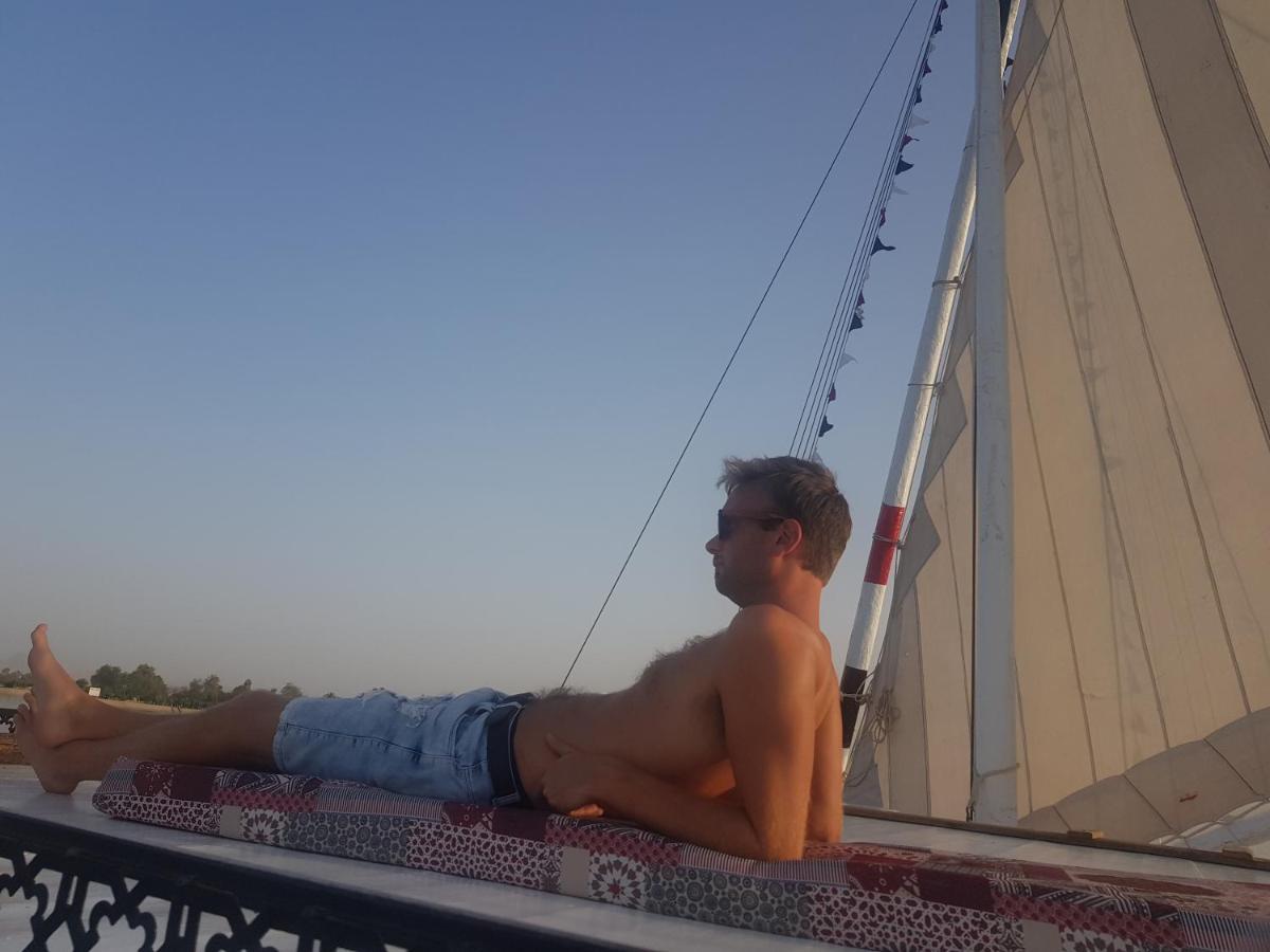 Nile Sunrise Felucca Boat Private Rental Луксор Екстериор снимка