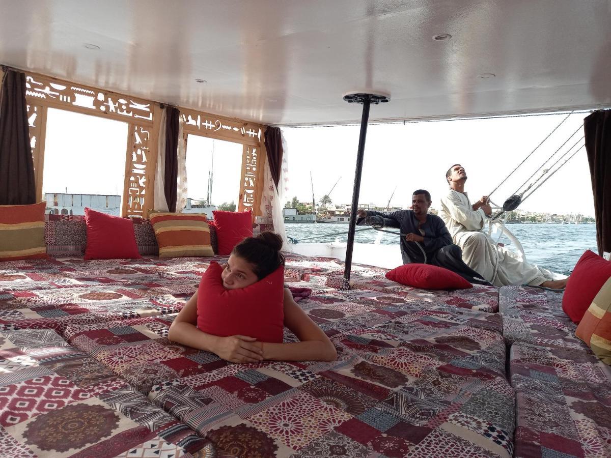 Nile Sunrise Felucca Boat Private Rental Луксор Екстериор снимка