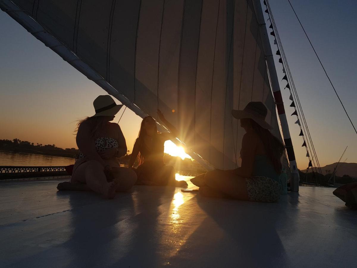 Nile Sunrise Felucca Boat Private Rental Луксор Екстериор снимка