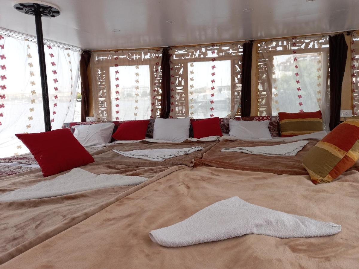 Nile Sunrise Felucca Boat Private Rental Луксор Екстериор снимка