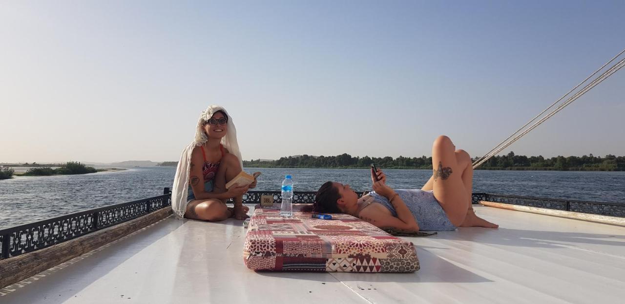 Nile Sunrise Felucca Boat Private Rental Луксор Екстериор снимка