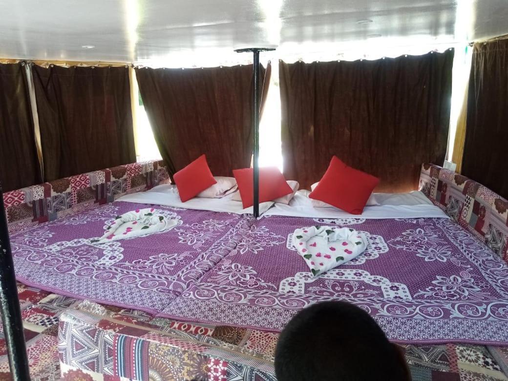 Nile Sunrise Felucca Boat Private Rental Луксор Екстериор снимка