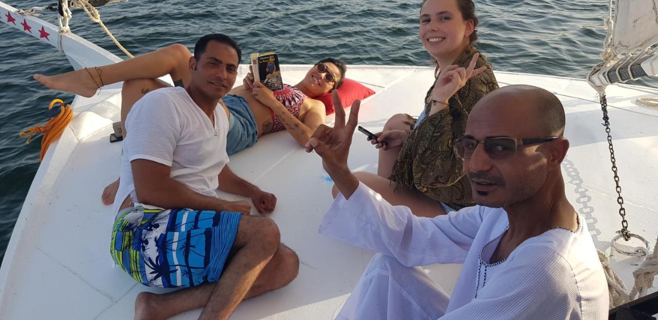 Nile Sunrise Felucca Boat Private Rental Луксор Екстериор снимка