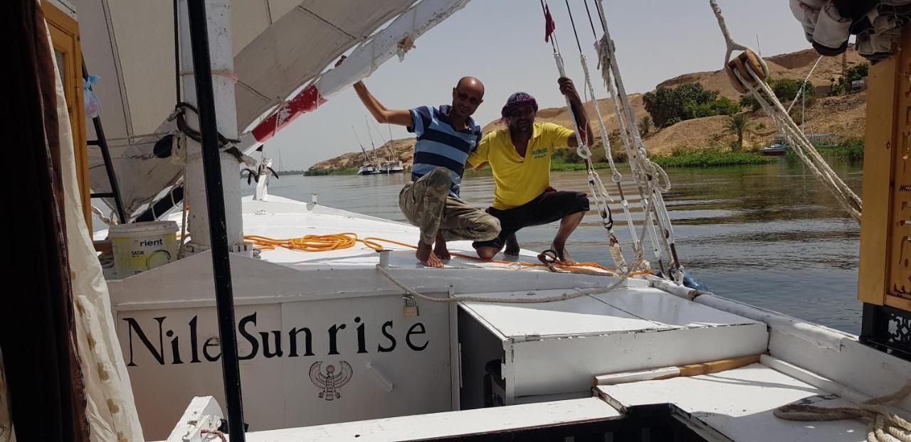 Nile Sunrise Felucca Boat Private Rental Луксор Екстериор снимка